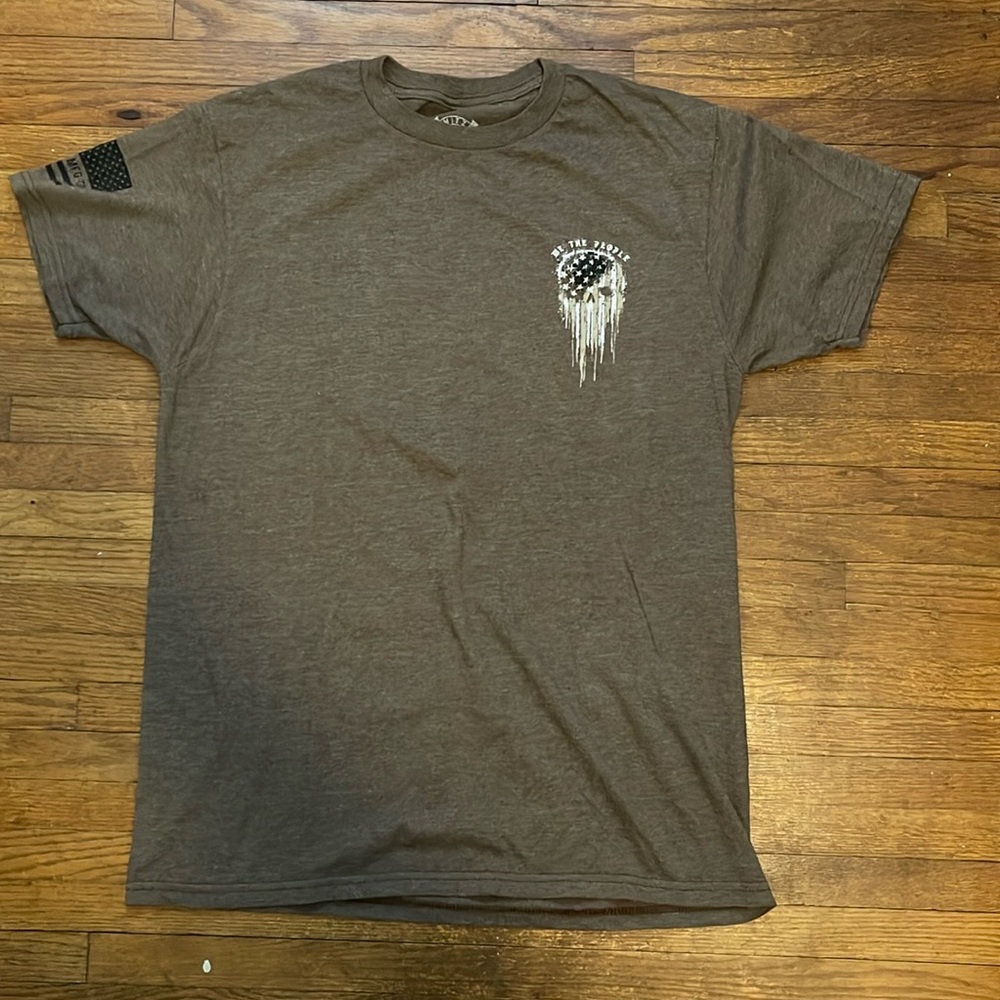 Men’s brown graphic tshirt size M